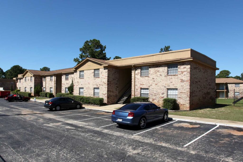 Forest Creek Apartments; affordable one two three bedroom apartment homes for rent in Pensacola, Florida, near Naval Air Base and Pensacola State University